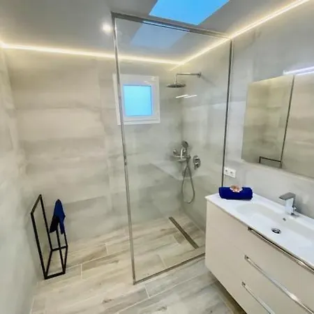 Apartment Marinos 36 *